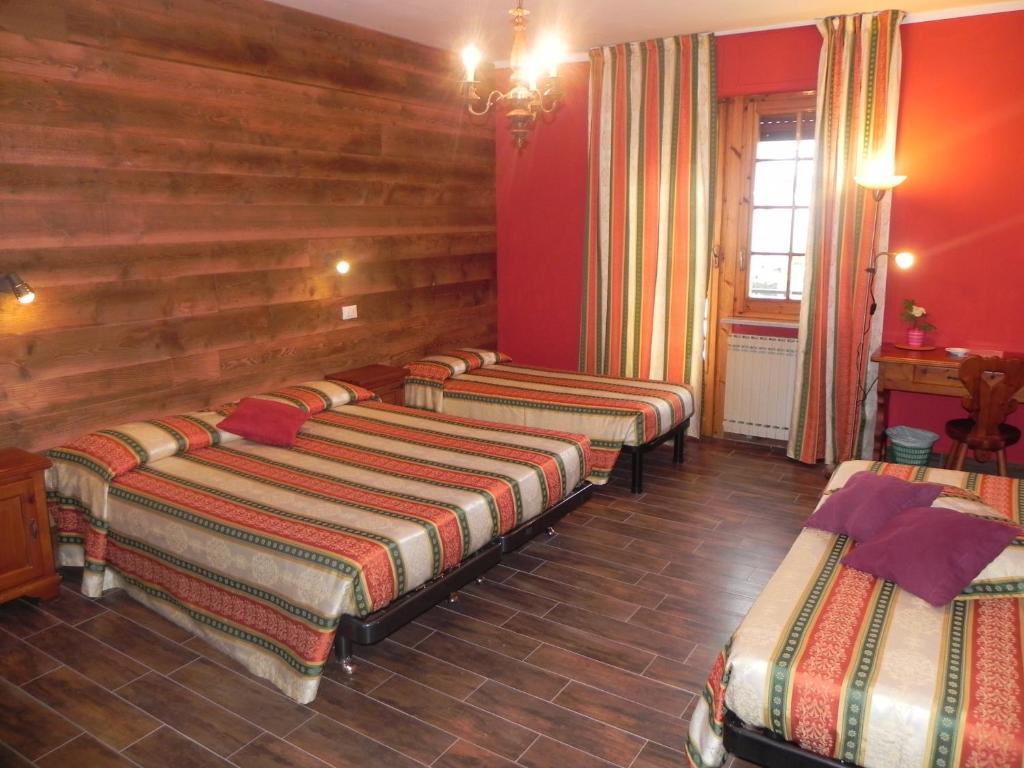 Hotel Trois Etoiles Entracque Quarto foto