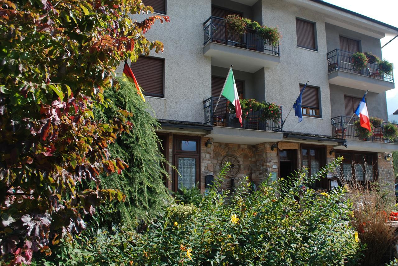 Hotel Trois Etoiles Entracque Exterior foto